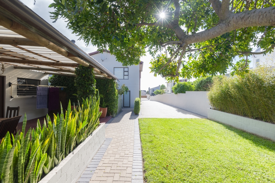 6 Bedroom Property for Sale in Myburgh Park Western Cape